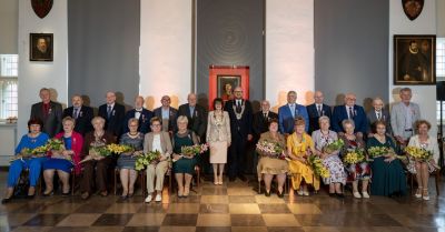 12 par odebrało medale za co najmniej 50 lat razem